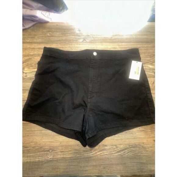 A New Day Shorts Large Adult Womens Black Casual Pockets Denim Modern Fit. NWT - Picture 1 of 4